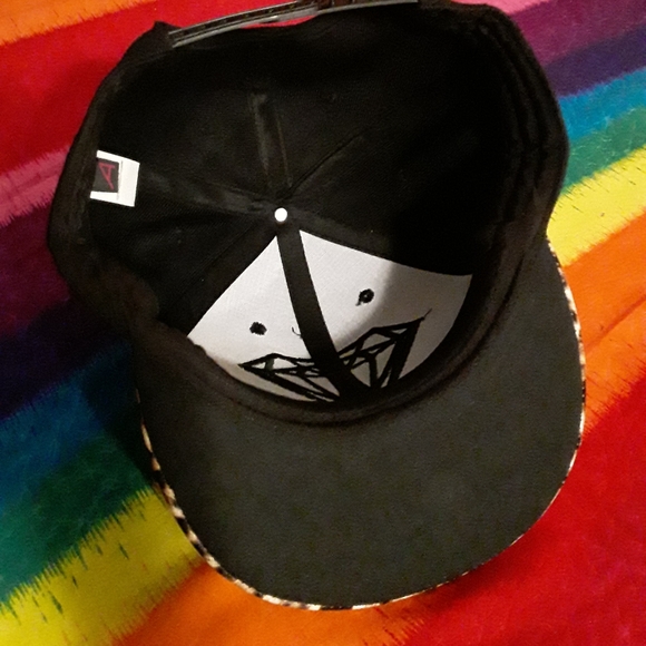 "A" Unisex Snapback With Diamond & Leopard Print - Picture 5 of 13